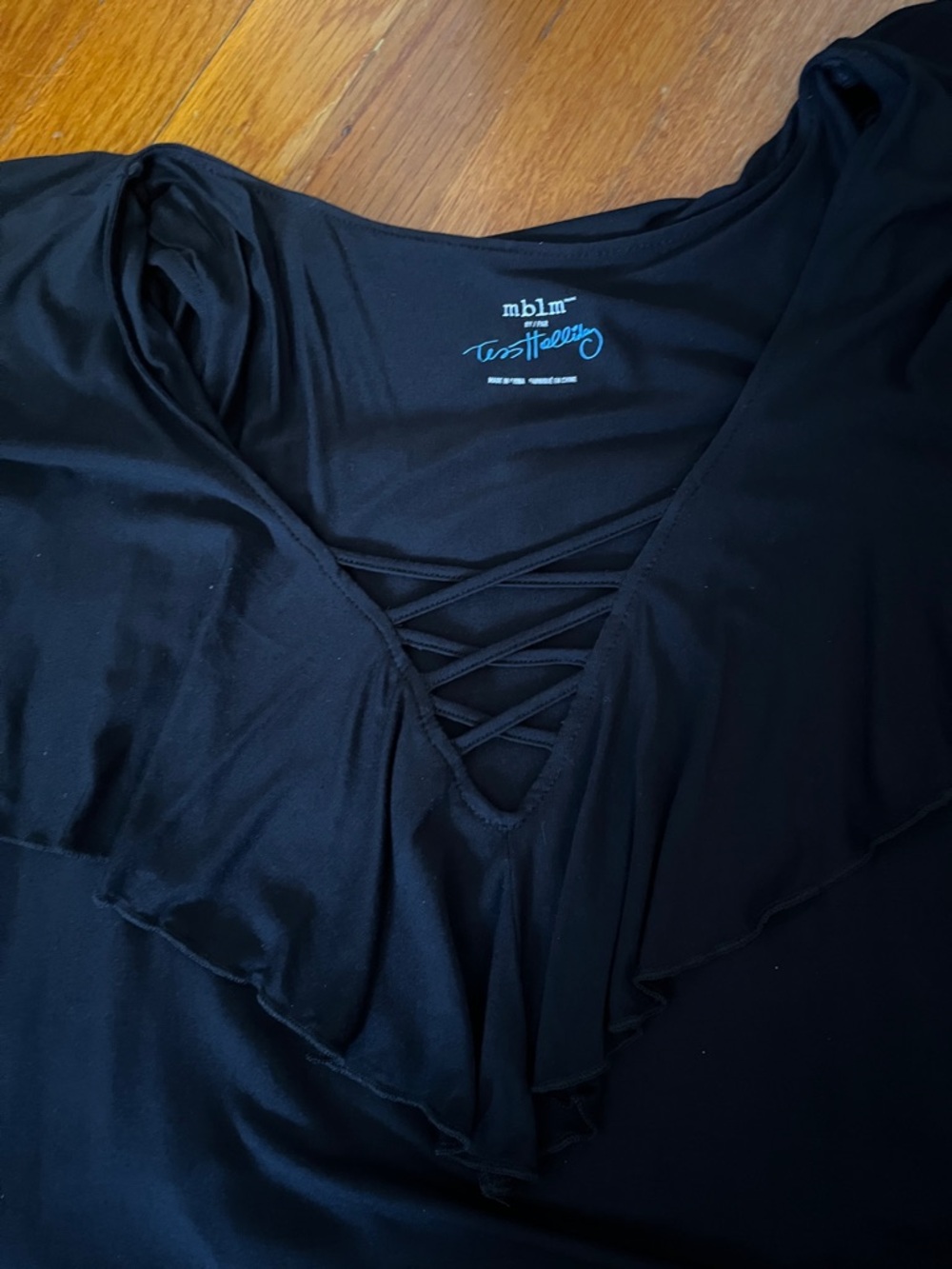 Tess Holliday,Black Ruffle Top size 2x, flutter top Tunic Length.Soft stretchy